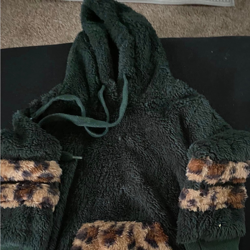 Leopard print pull over